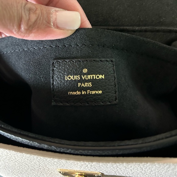 Louis Vuitton Lockme Tender - Picture 15 of 16